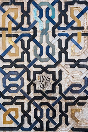 Adding accents like cowhide rugs, antler decor, and western-themed artwork