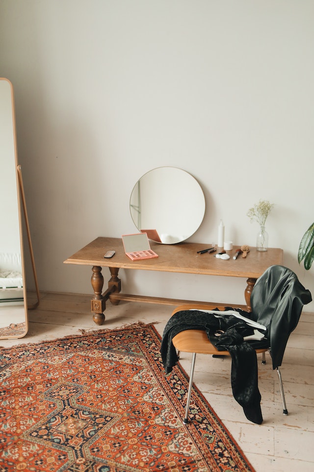 Creating a focal point with a statement piece of furniture or decor item